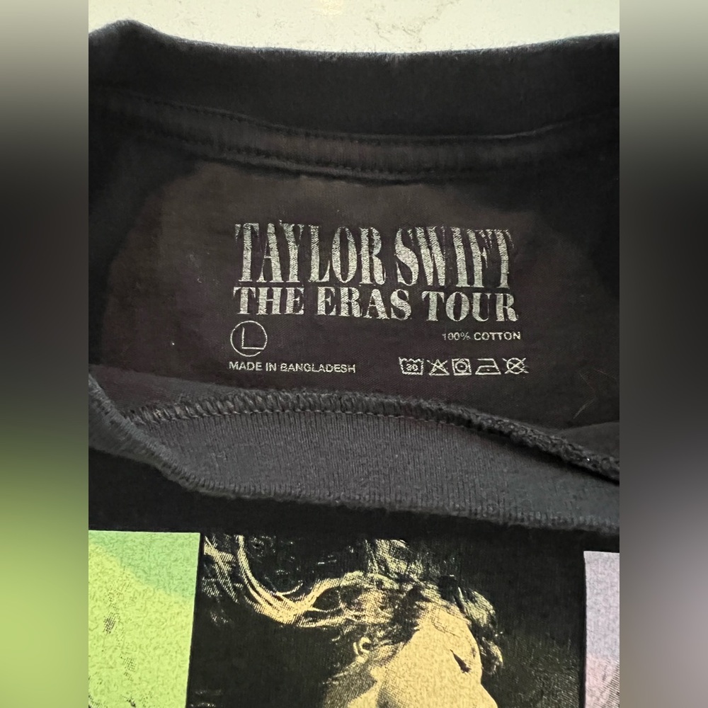 Taylor Swift Black Eras Tour T-Shirt Size Large New - Picture 3 of 6